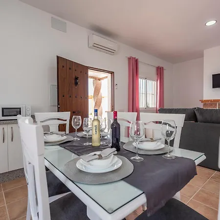 Holiday home Rafael La Lantejuela